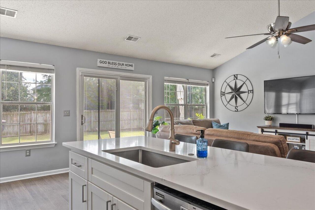 1311 Weavers Way Photo 25