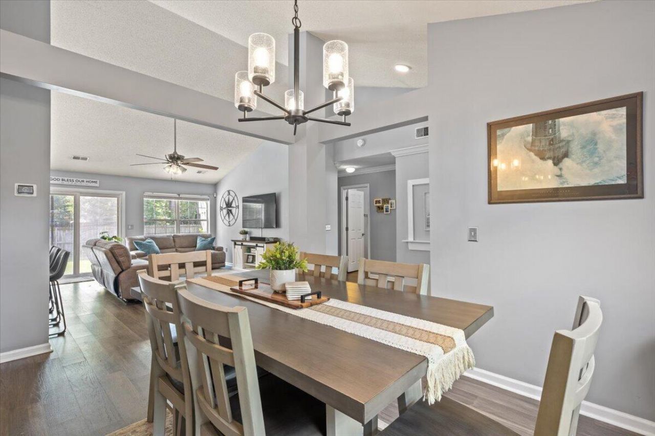 1311 Weavers Way Photo 29