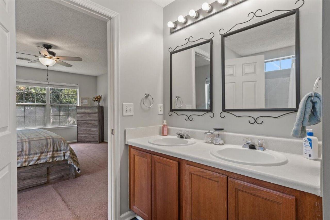 1311 Weavers Way Photo 39