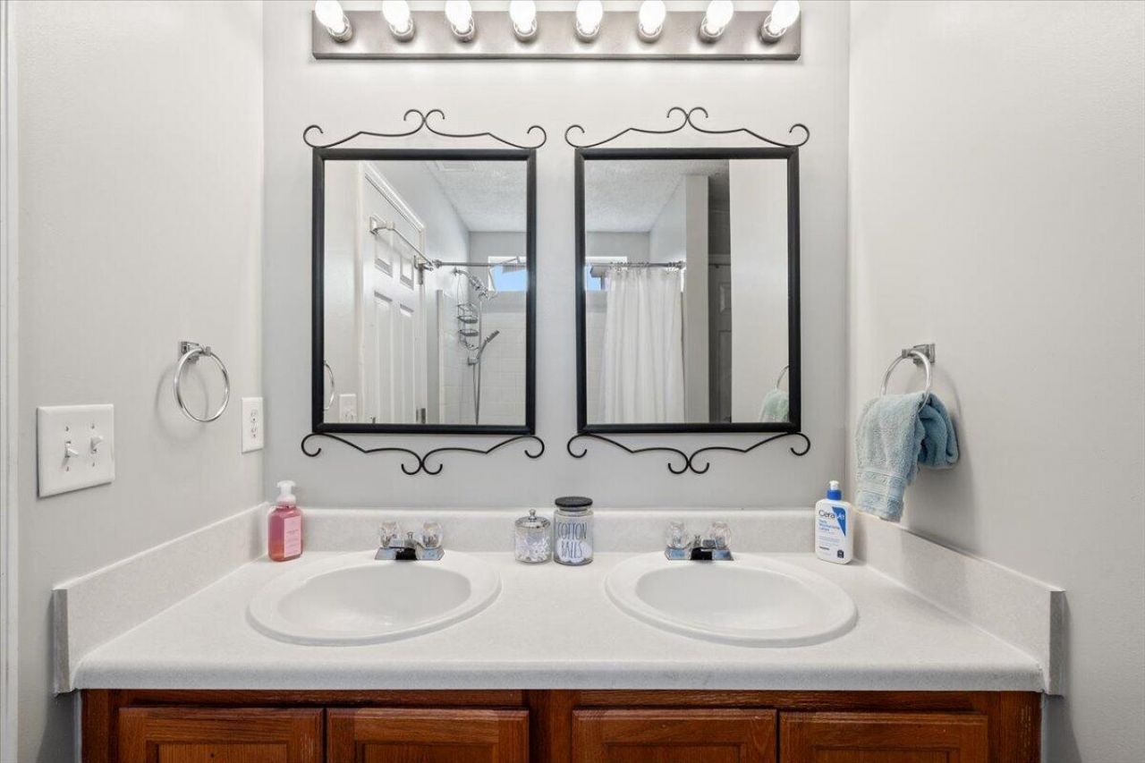 1311 Weavers Way Photo 40