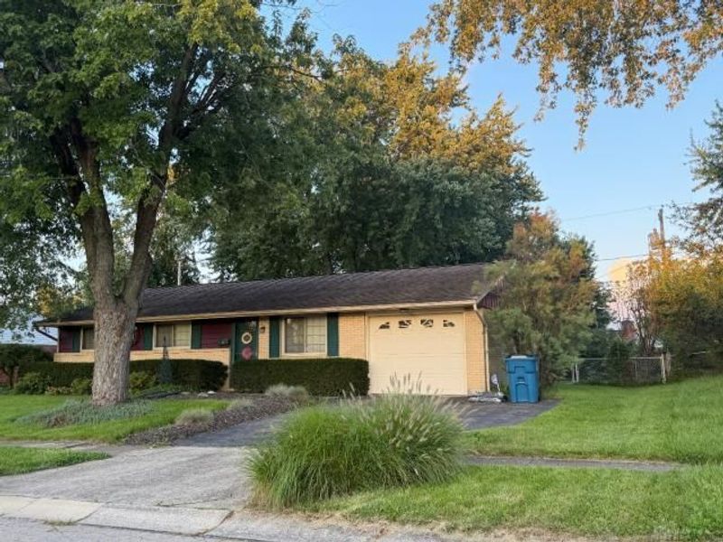 7758 Shalamar Drive, Huber Heights, OH 45424 Photo 2