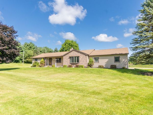 8151 Joda Drive, Brighton, MI 48114