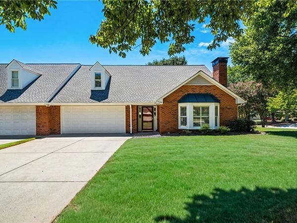 130 Brickleberry Drive , Roswell, GA 30075