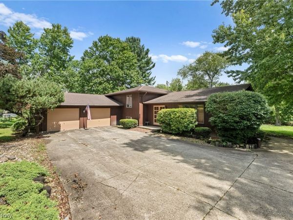 6451 Kungle Road , Clinton, OH 44216