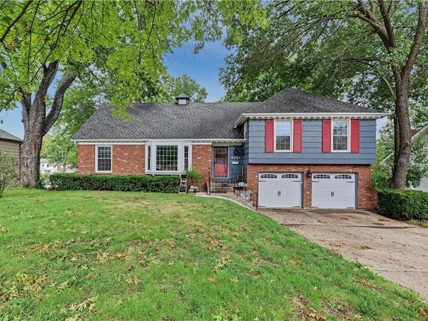 9147 Westbrooke Drive, Overland Park, KS 66214