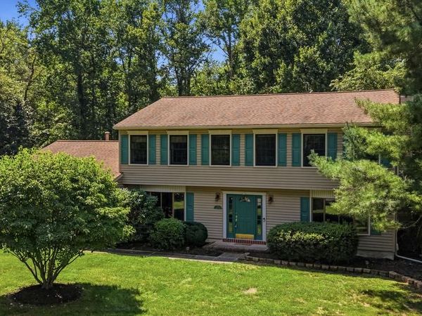 15 WAYNE WAY, EAST WINDSOR, NJ 08520