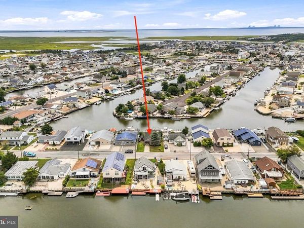 17 W SAIL DRIVE, MYSTIC ISLANDS, NJ 08087