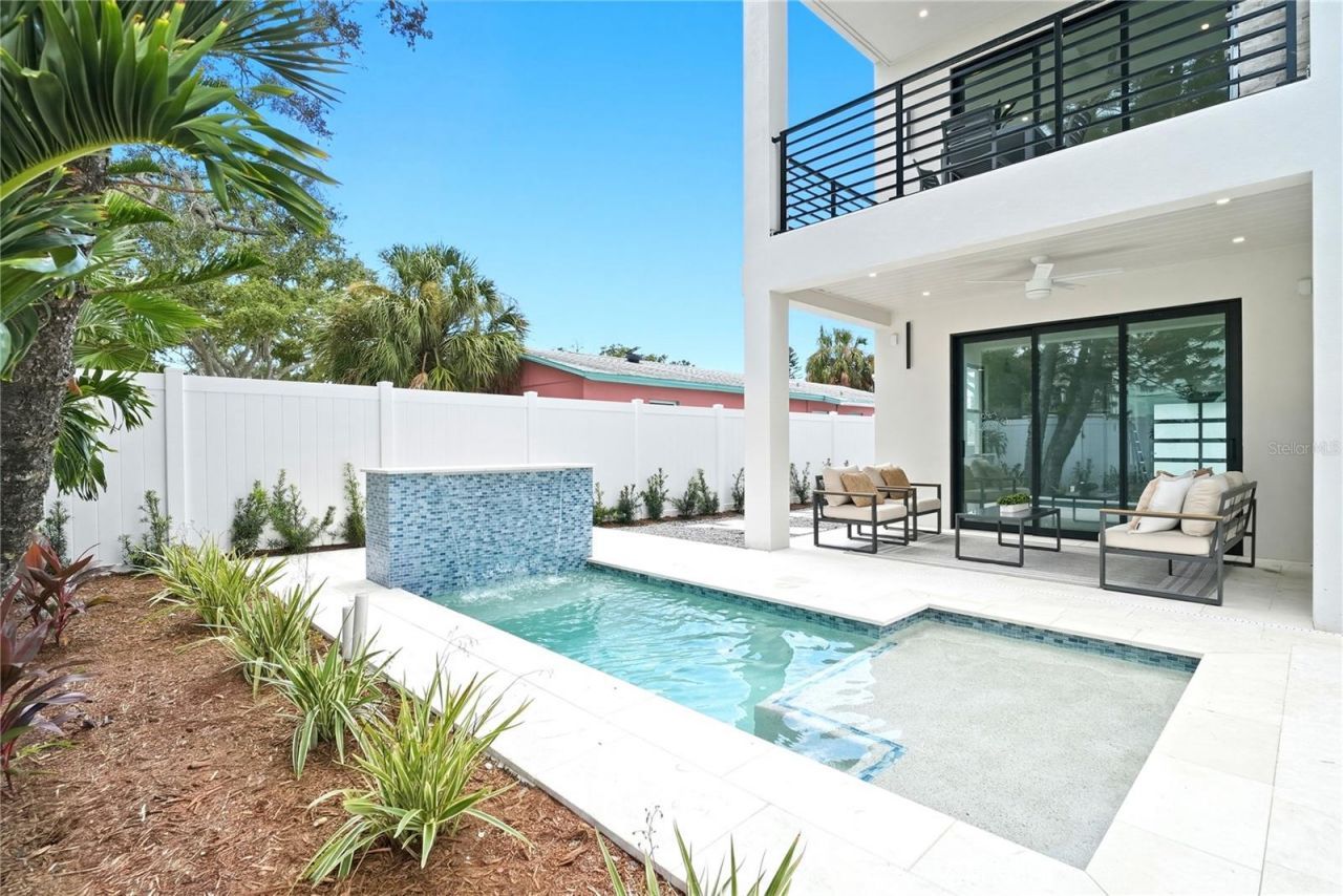 205 Bates Avenue, Indian Rocks Beach, FL 33785 Photo