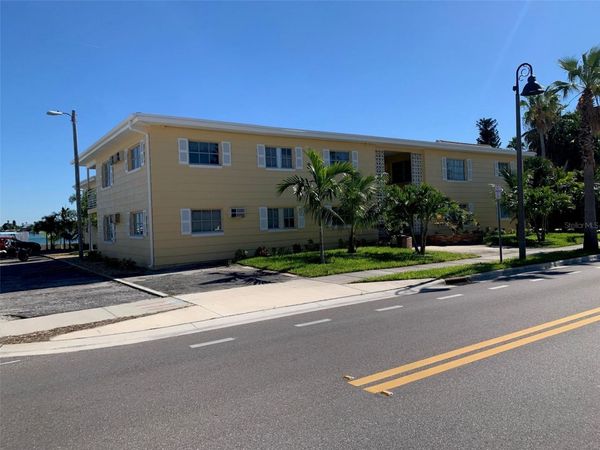 1605 PASS A GRILLE WAY , Unit 1, ST PETE BEACH, FL 33706