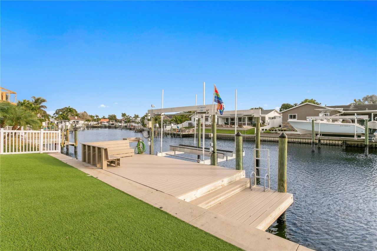 1320 52nd Avenue Ne, Saint Petersburg, FL 33703 Photo