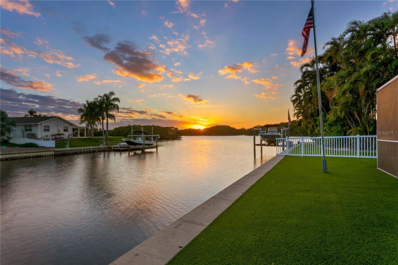 1320 52nd Avenue Ne, Saint Petersburg, FL 33703 Photo
