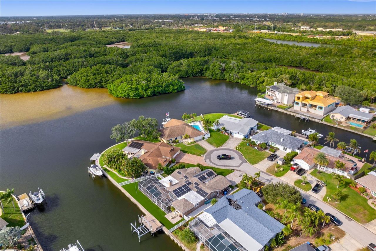 1320 52nd Avenue Ne, Saint Petersburg, FL 33703 Photo