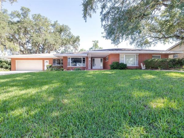300 CREST DRIVE , HAINES CITY, FL 33844