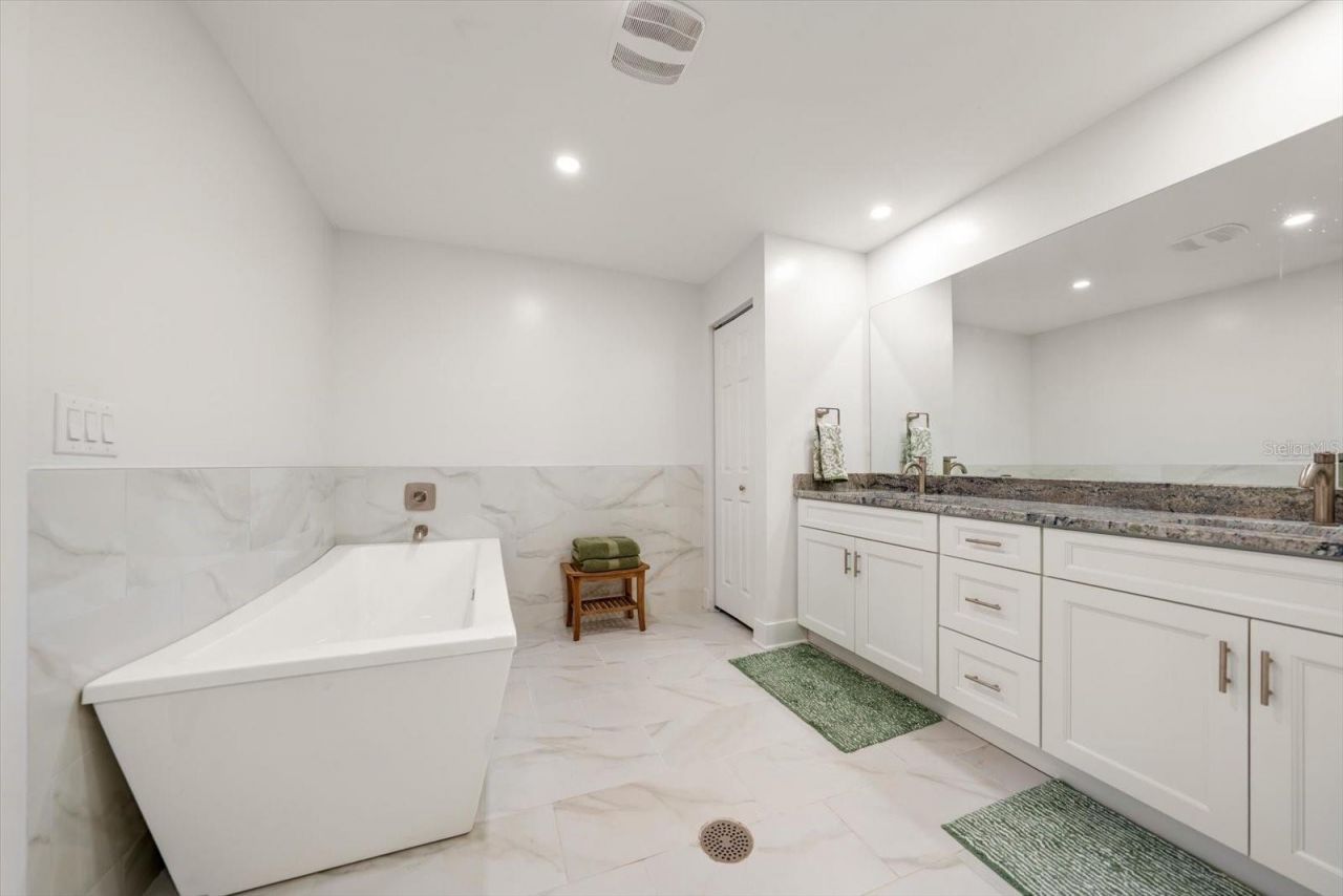 13366 108th Avenue, Largo, FL 33774 Photo
