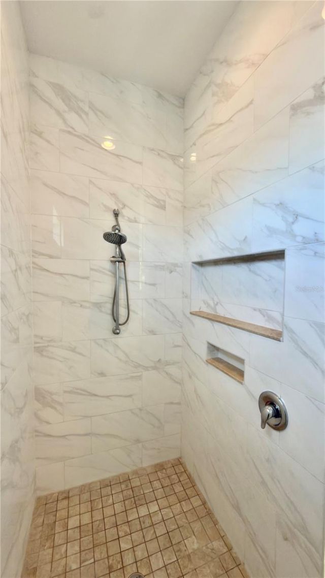 652 Kenneth Way, Tarpon Springs, FL 34689 Photo