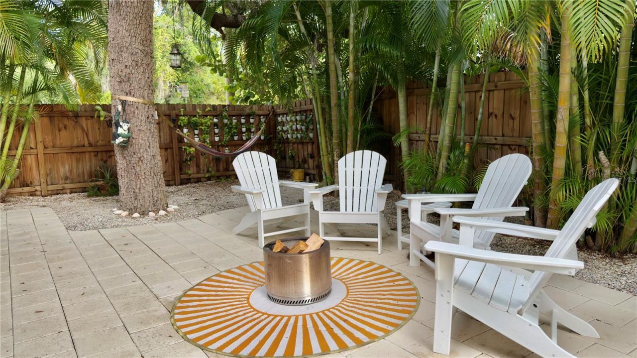 652 Kenneth Way, Tarpon Springs, FL 34689 Photo