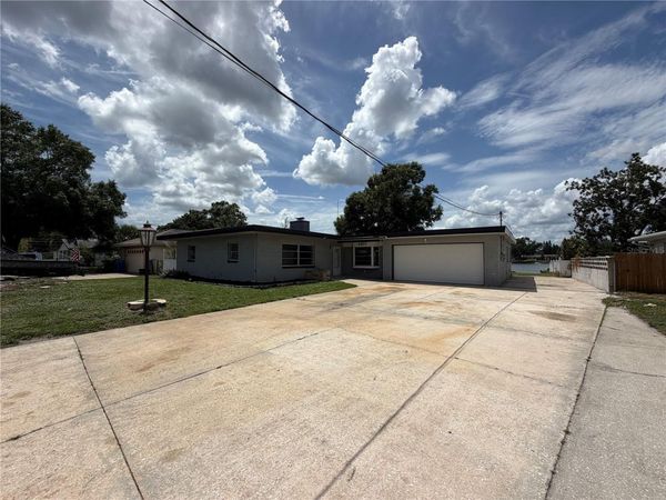 6907 SPENCER CIRCLE , TAMPA, FL 33610