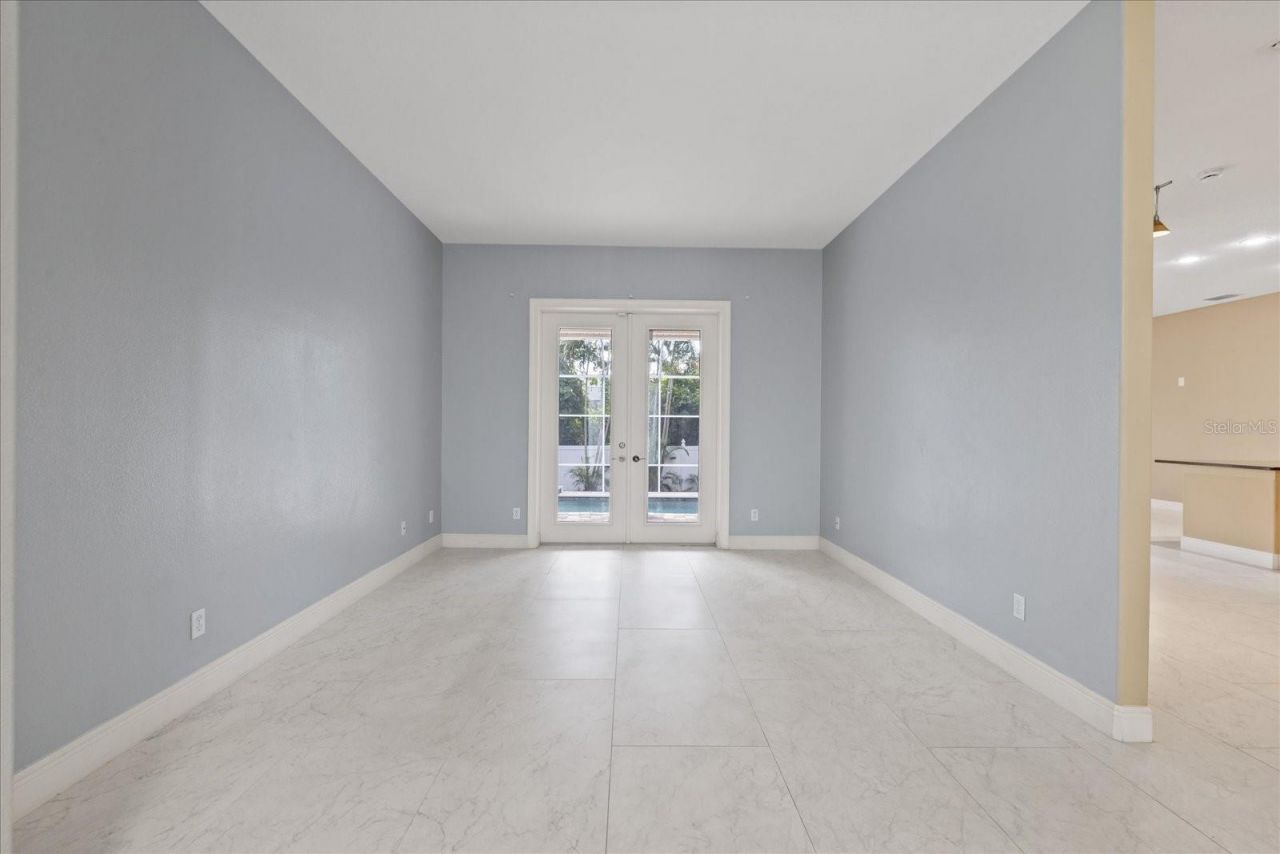 2706 Skimmer Point Drive S, Gulfport, FL 33707 Photo