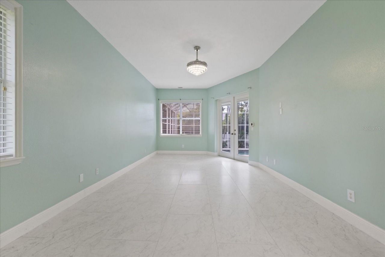 2706 Skimmer Point Drive S, Gulfport, FL 33707 Photo