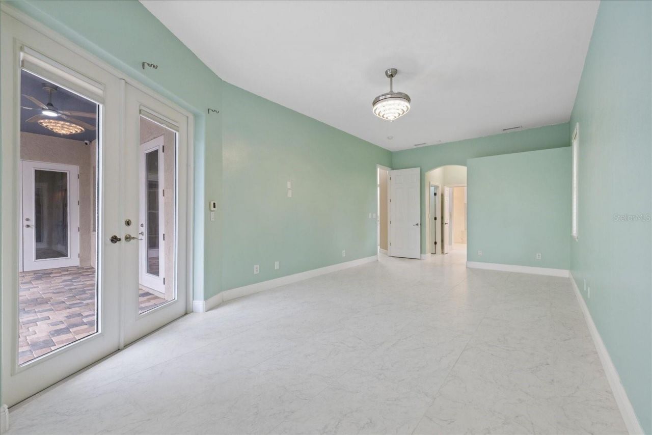 2706 Skimmer Point Drive S, Gulfport, FL 33707 Photo