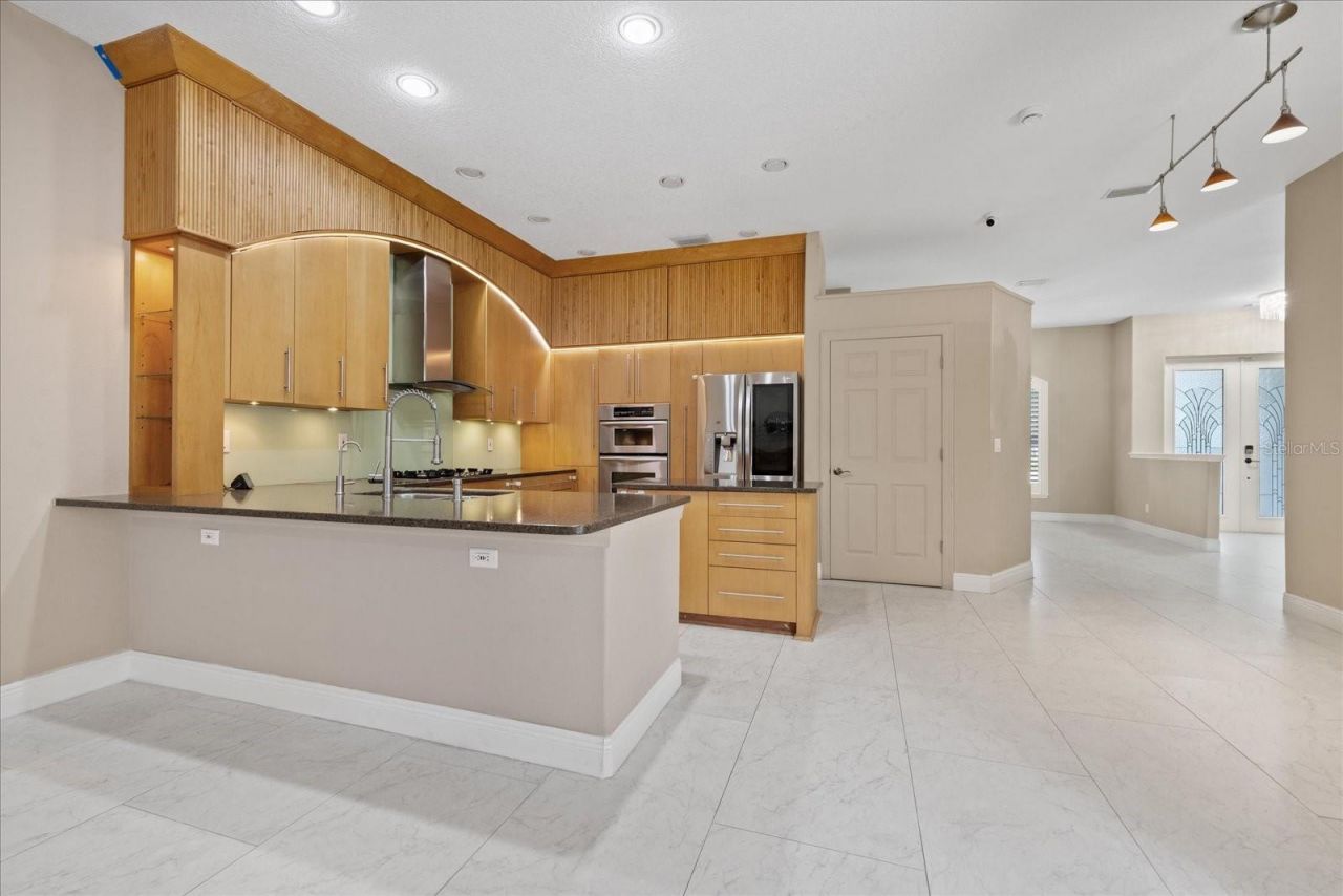 2706 Skimmer Point Drive S, Gulfport, FL 33707 Photo