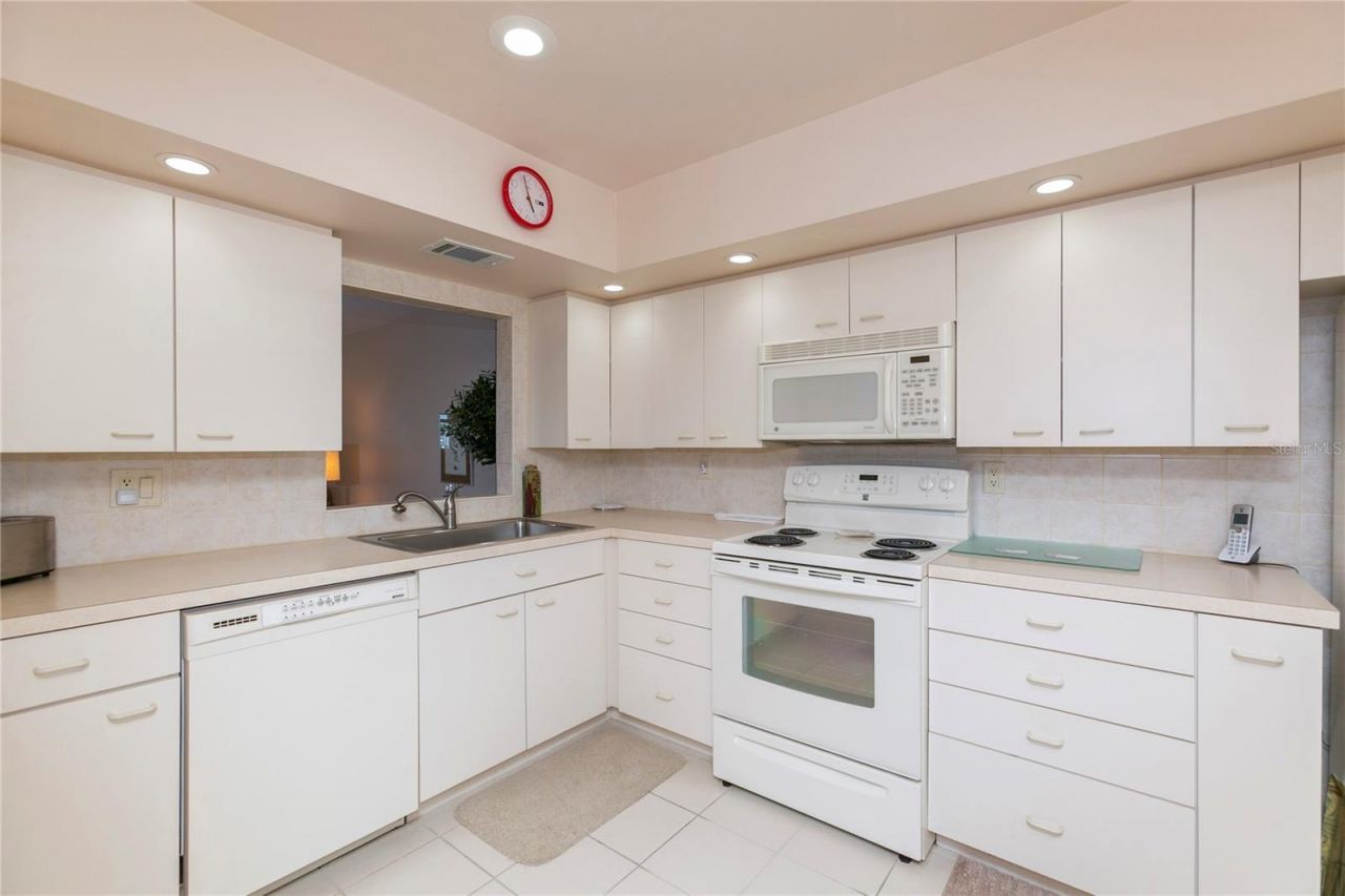 4452 Garnet Drive , Unit 306, New Port Richey, FL 34652 Photo
