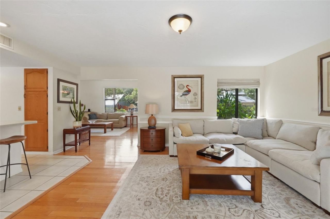 735 Forestview Drive, Sarasota, FL 34232 Photo