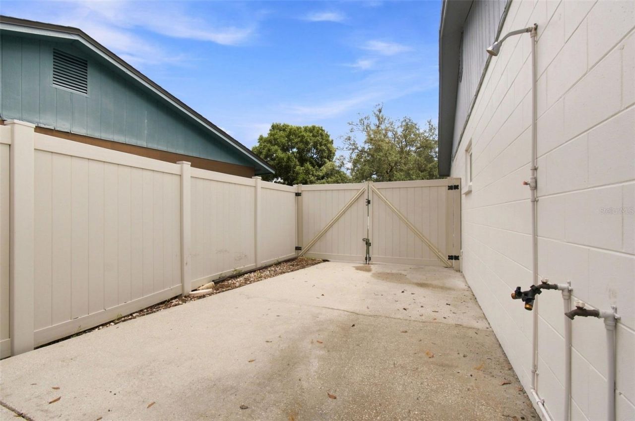3721 Sand Pebble Drive, Valrico, FL 33596 Photo
