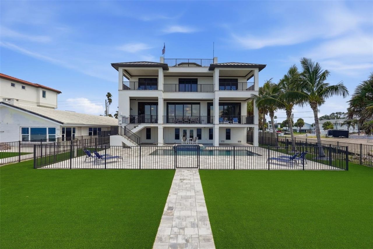 15908 Gulf Boulevard, Redington Beach, FL 33708 Photo