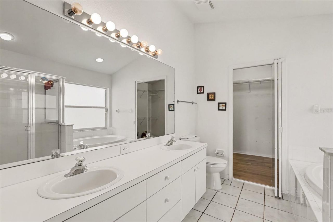 1102 Vinetree Drive , Brandon, FL 33510 Photo