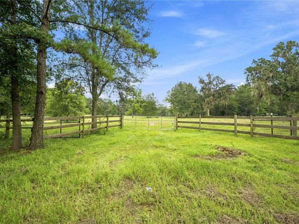 18601 NW 160TH AVENUE , WILLISTON, FL 32696