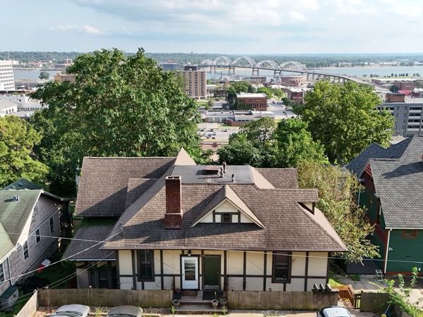 528 W 6TH Street, Davenport, IA 52803