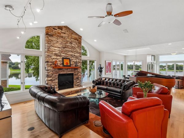 13671 Bay Hill Drive, Clive, IA 50325