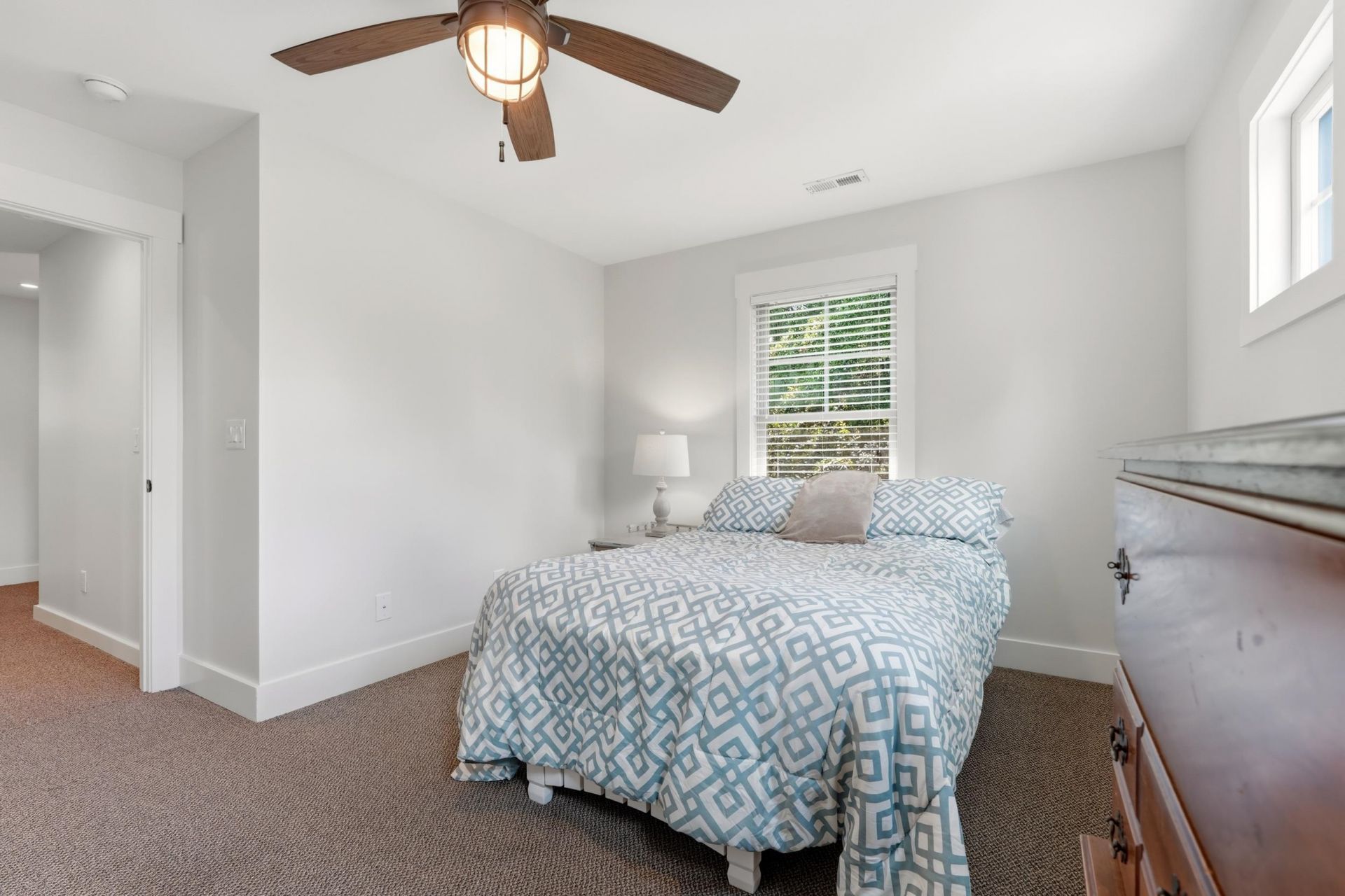 652 Whispering Pines Ct. Photo 31