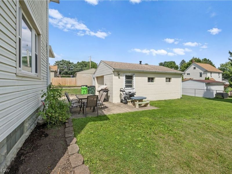 173 25th Street NW, Barberton, OH 44203 Photo 3