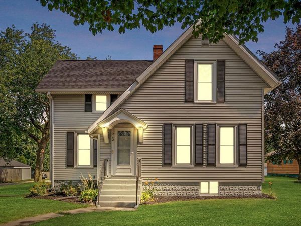 212 E Waterford Street, Wakarusa, IN 46573