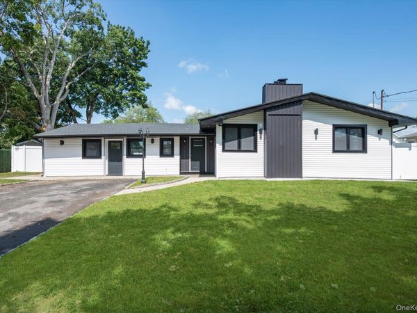 91 30th Street, Copiague, NY 11726