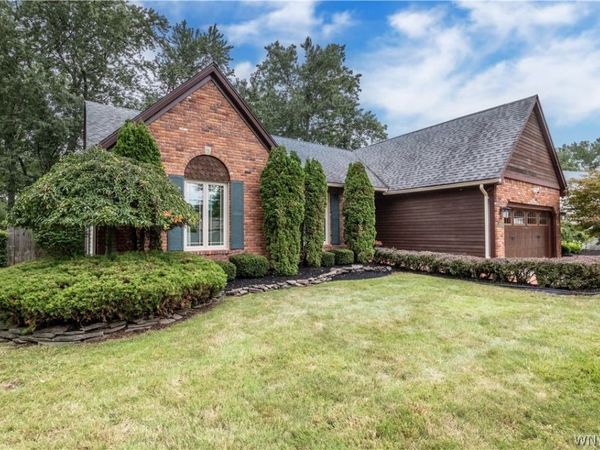 82 Bragg Court , Buffalo, NY 14221