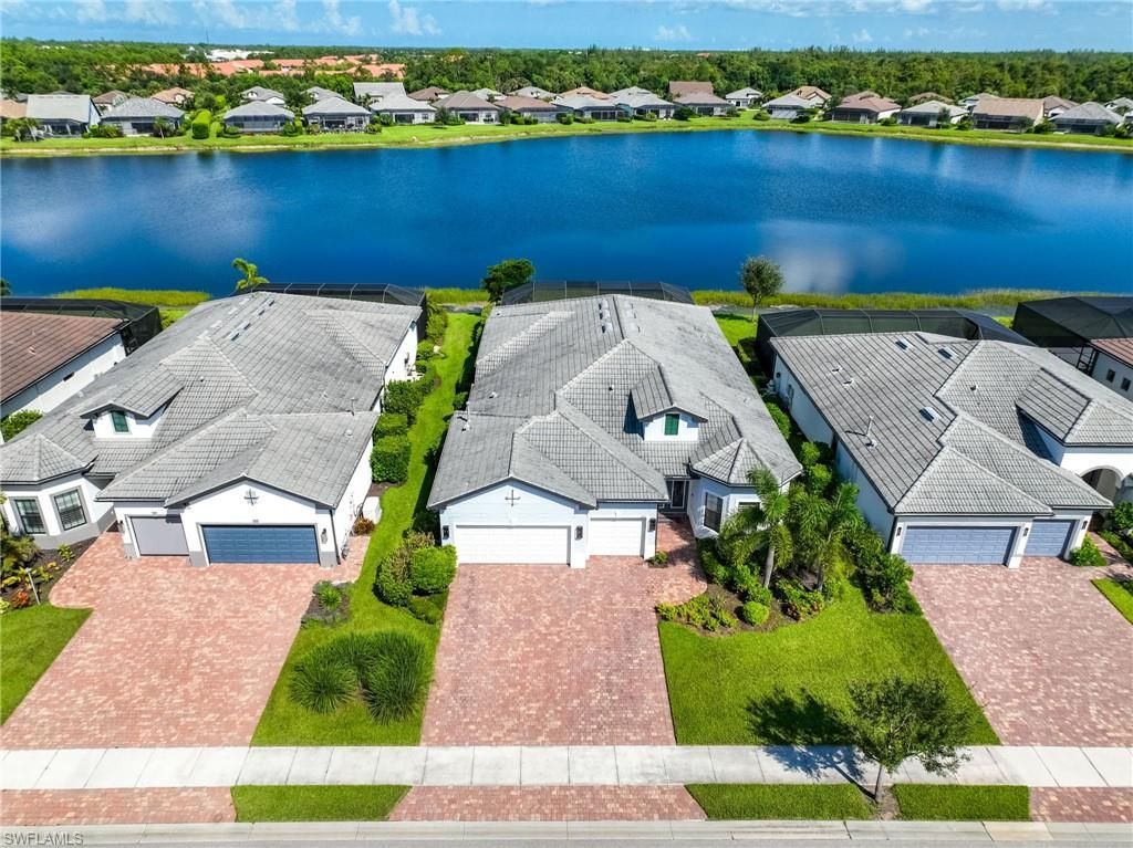 6851 Winding Cypress Dr, Naples, FL 34114 Photo