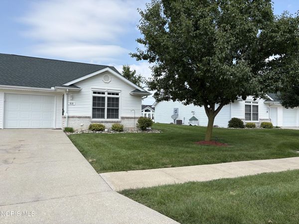 610 Briarheath Drive , Defiance, OH 43512