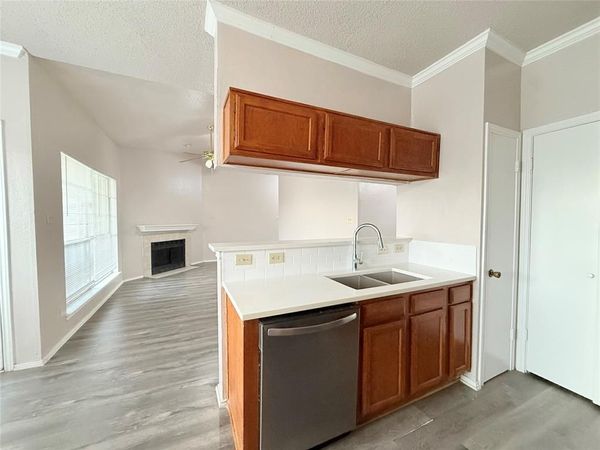 4115 Esters Road, Unit 704, Irving, TX 75038