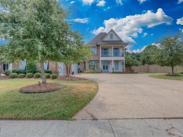 110 Overbrook Lane, Bossier City, LA 71111