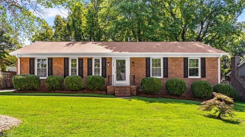 708 Woodlake Drive, Greensboro, NC 27406 Main Photo
