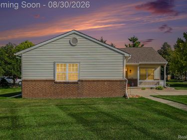 316 Pagels Court, Grand Blanc, Mi 48439
