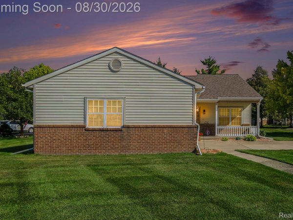 316 Pagels Court, Grand Blanc, Mi 48439