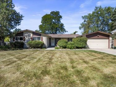 27957 Tavistock Trail , Southfield, Mi 48034