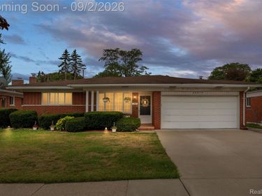 30219 Pembroke Drive, Warren, Mi 48092