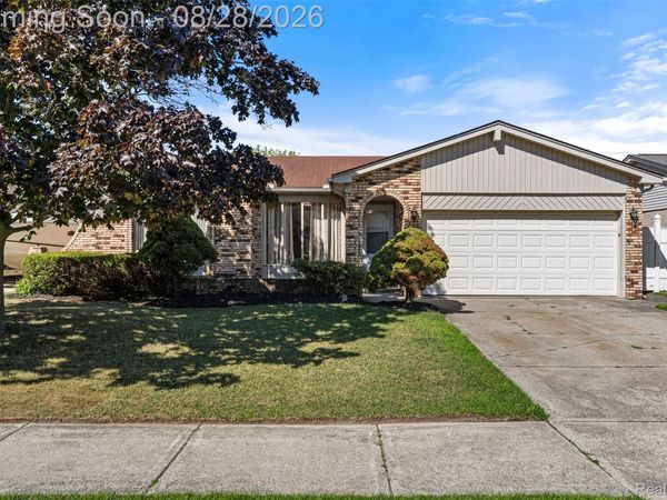 38653 Levisham Drive, Clinton Township, Mi 48038