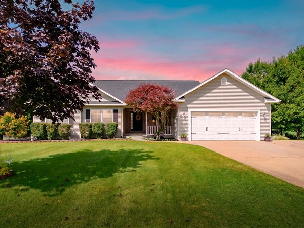 53015 Meadow View Lane, Paw Paw, MI 49079