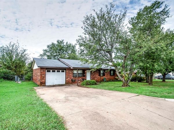 1023 E 17th Street, Chandler, OK 74834